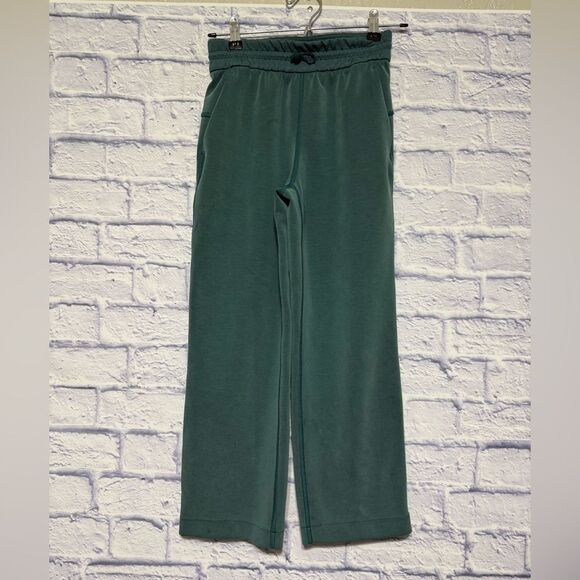 Lululemon Softstreme High-Rise Straight-Leg Cropped Pant
Dark Forest - Picture 6 of 16